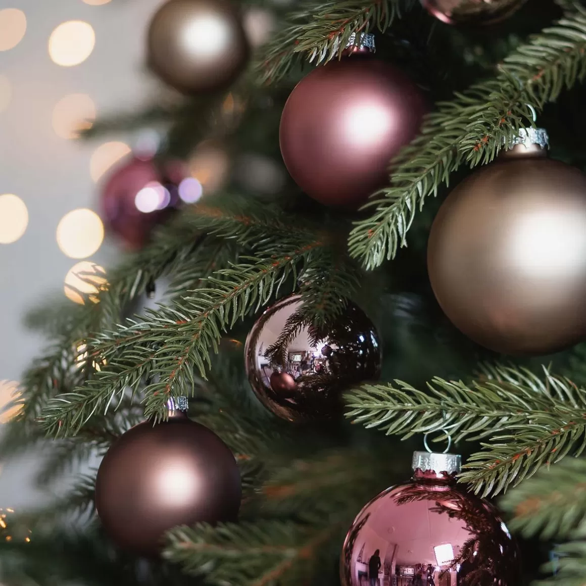 It's all about Christmas Christmas Baubles By Colour-Box Of 44 Baubles Antique Pink Mix | Glass | 5-8 Cm