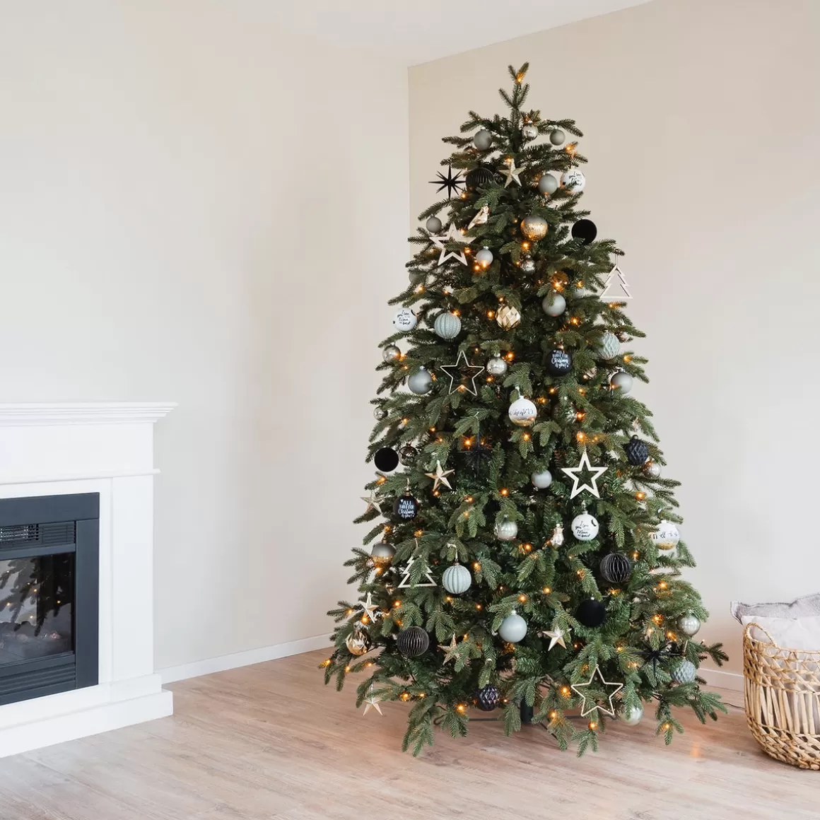 It's all about Christmas Christmas Tree Bundles-Christmas Tree Package 'Modern Elegance': Modern Ornaments And Luxurious Materials