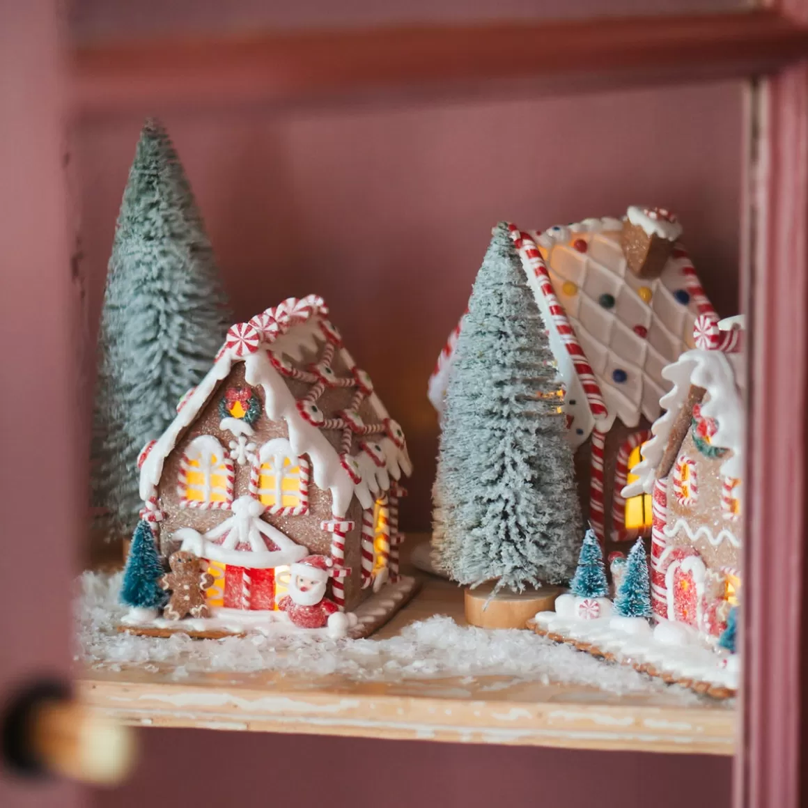 It's all about Christmas Christmas Houses In All Shapes And Sizes-Clay Gingerbread House With LED | Handmade | Batteries Incl. | 16 Cm