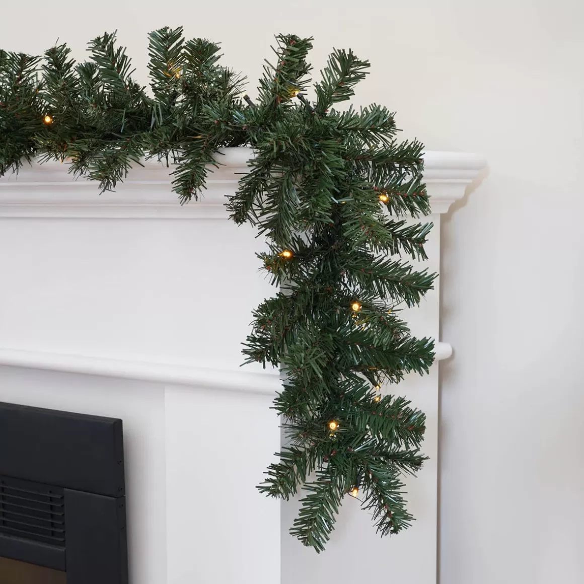 It's all about Christmas Wreaths & Garlands | Christmas Garlands-Garland 20 X 270cm With Lights (battery)