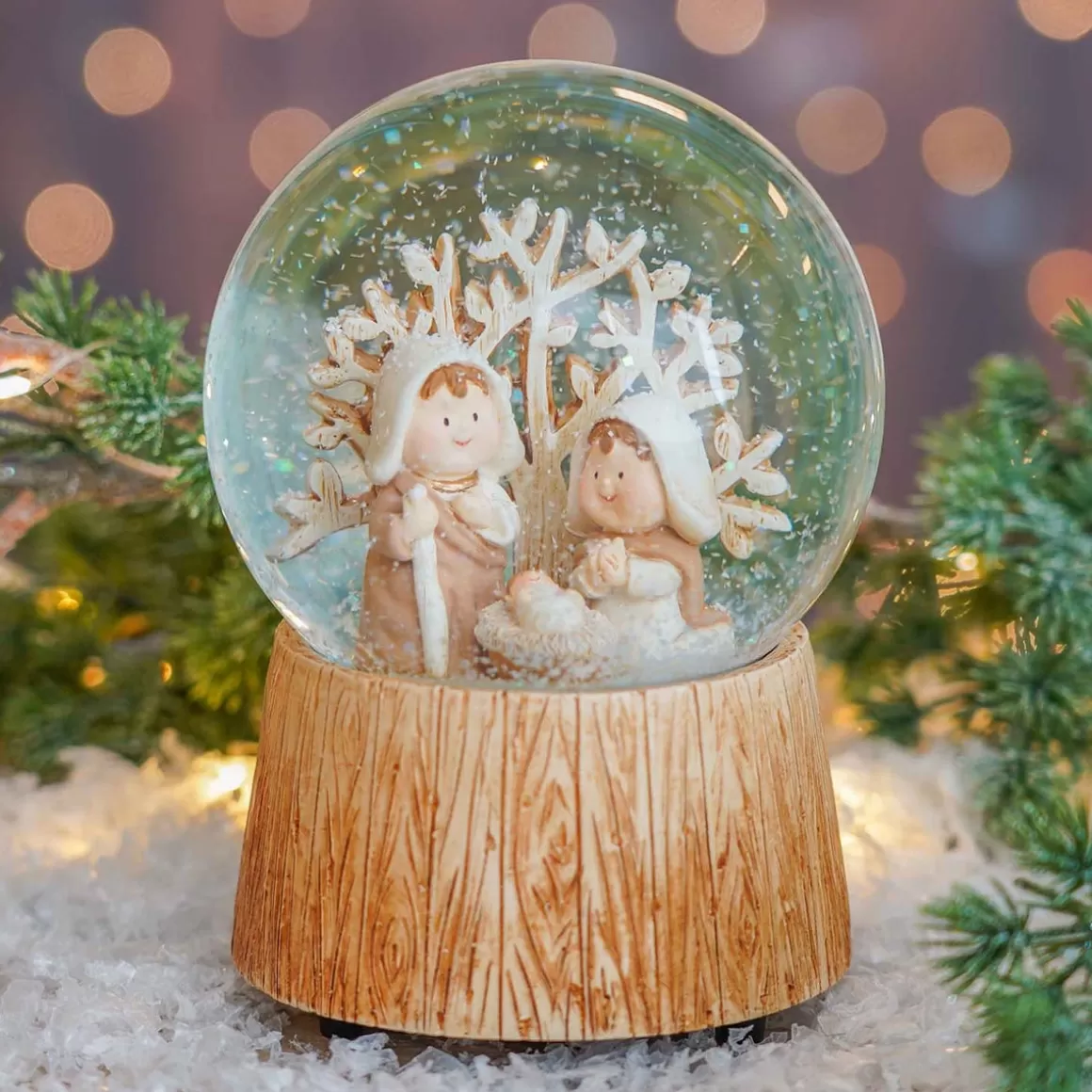 It's all about Christmas Snowglobes-Snow Globe With Christmas Scene | Music | ⌀9cm | 15cm Tall