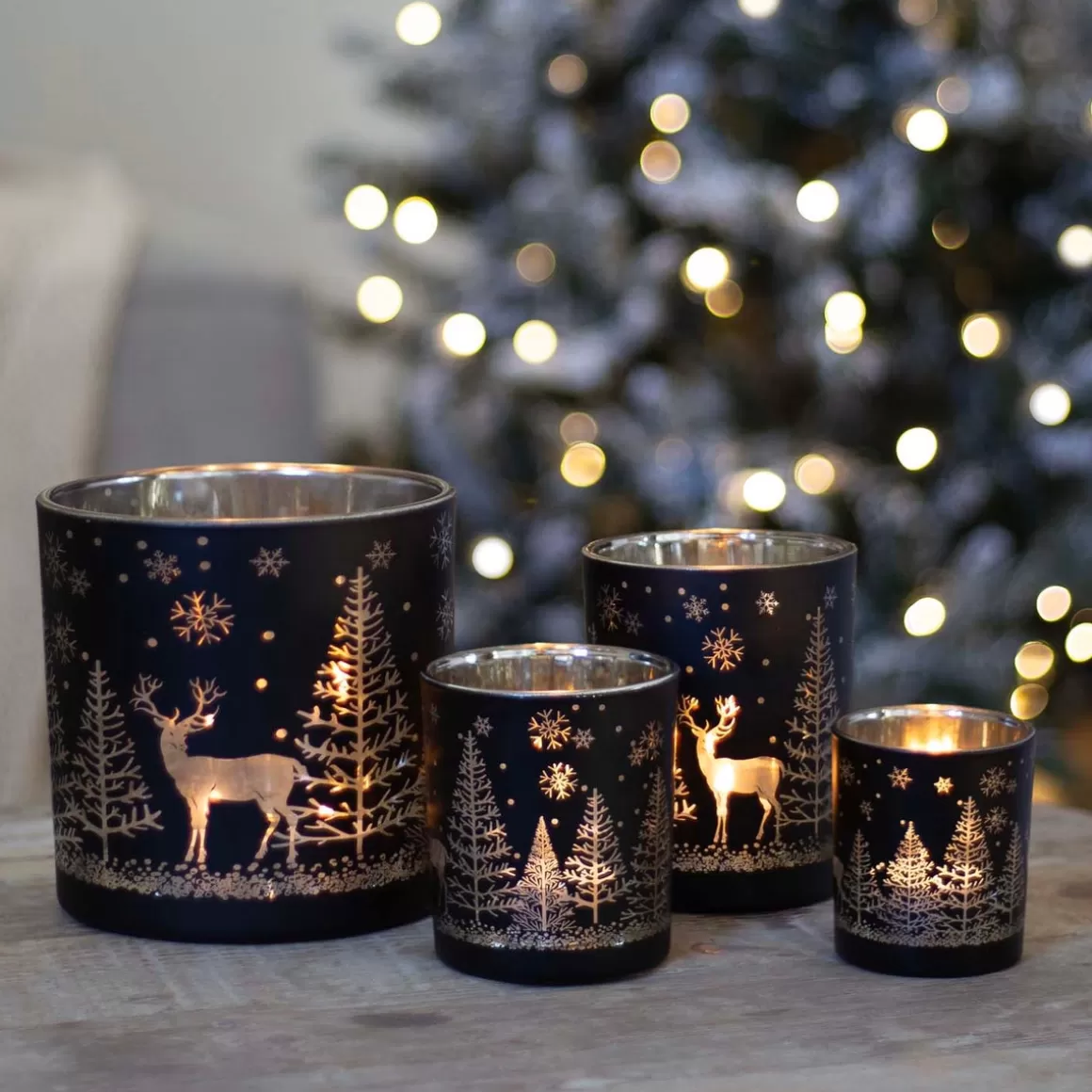 It's all about Christmas Candles-Tealight Holder With Reindeer In Forest | Glass | 10cm | Black-gold